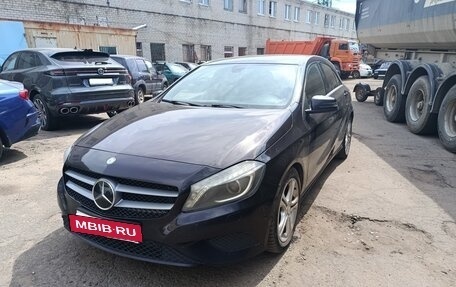 Mercedes-Benz A-Класс, 2014 год, 1 061 000 рублей, 2 фотография