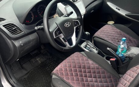 Hyundai Solaris II рестайлинг, 2013 год, 699 999 рублей, 18 фотография