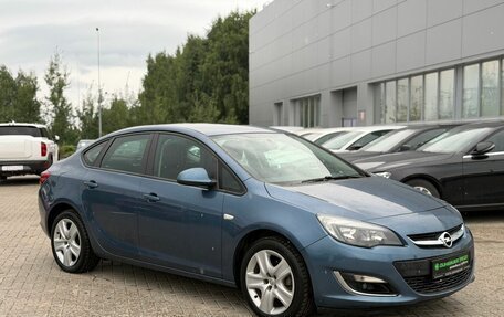 Opel Astra J, 2013 год, 850 000 рублей, 2 фотография