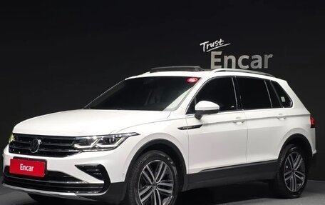 Volkswagen Tiguan II, 2023 год, 3 150 098 рублей, 2 фотография