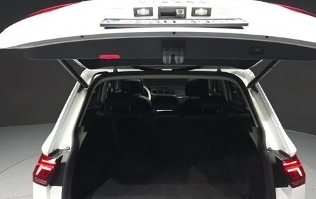 Volkswagen Tiguan II, 2023 год, 3 150 098 рублей, 5 фотография