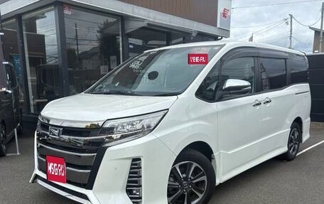 Toyota Noah III, 2020 год, 1 930 000 рублей, 1 фотография