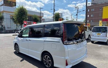 Toyota Noah III, 2020 год, 1 930 000 рублей, 7 фотография