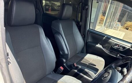 Toyota Noah III, 2020 год, 1 930 000 рублей, 10 фотография