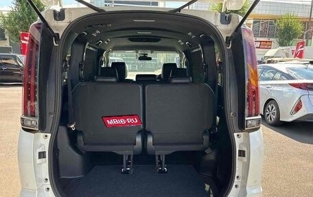 Toyota Noah III, 2020 год, 1 930 000 рублей, 31 фотография