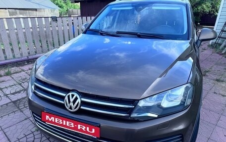 Volkswagen Touareg III, 2013 год, 1 550 000 рублей, 2 фотография