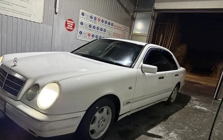 Mercedes-Benz E-Класс, 1997 год, 320 000 рублей, 9 фотография