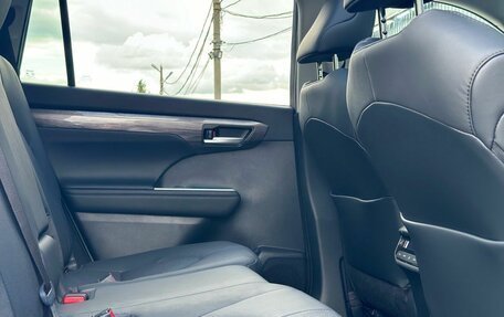 Toyota Highlander, 2026 год, 5 500 000 рублей, 32 фотография