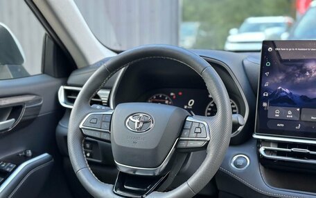 Toyota Highlander, 2026 год, 5 500 000 рублей, 30 фотография