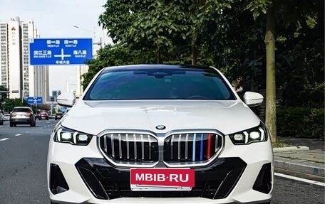 BMW 5 серия, 2025 год, 8 000 000 рублей, 2 фотография