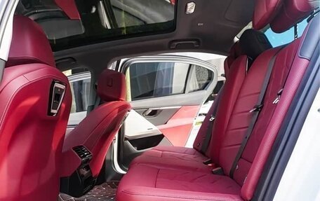 BMW 5 серия, 2025 год, 8 000 000 рублей, 11 фотография