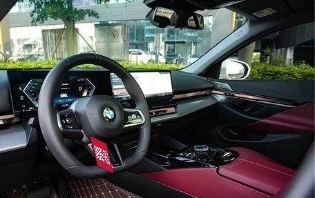 BMW 5 серия, 2025 год, 8 000 000 рублей, 10 фотография