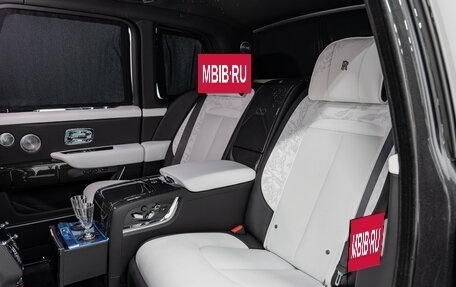 Rolls-Royce Cullinan, 2026 год, 69 790 000 рублей, 27 фотография