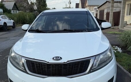 KIA Rio III рестайлинг, 2014 год, 700 000 рублей, 1 фотография
