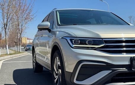 Volkswagen Tiguan II, 2022 год, 2 550 000 рублей, 1 фотография