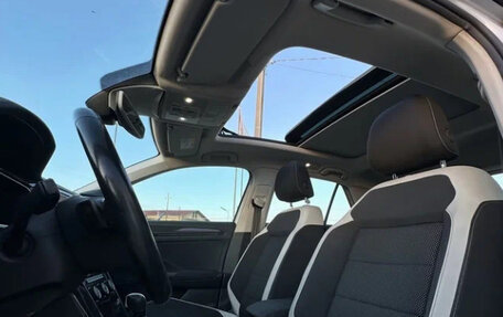 Volkswagen T-Roc I, 2023 год, 1 590 000 рублей, 8 фотография
