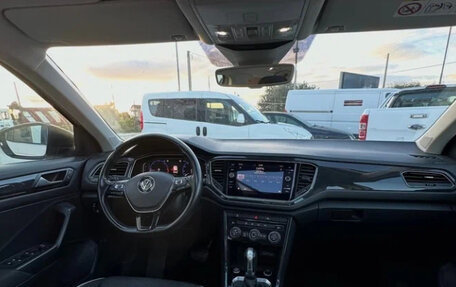 Volkswagen T-Roc I, 2023 год, 1 590 000 рублей, 12 фотография