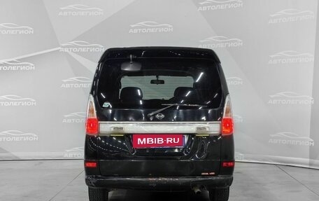Nissan Serena II, 2001 год, 680 000 рублей, 4 фотография