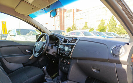 Renault Logan II, 2015 год, 680 000 рублей, 11 фотография