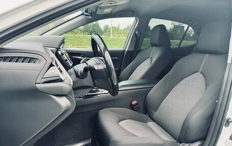 Toyota Camry, 2020 год, 3 100 000 рублей, 10 фотография