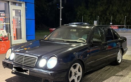 Mercedes-Benz E-Класс, 1997 год, 160 000 рублей, 2 фотография
