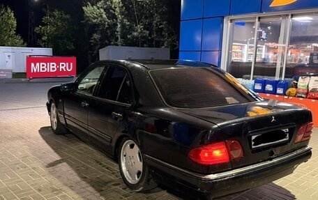 Mercedes-Benz E-Класс, 1997 год, 160 000 рублей, 4 фотография