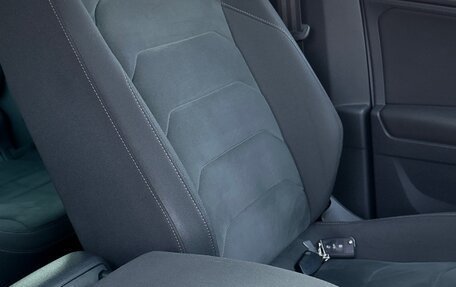 Volkswagen Tiguan II, 2019 год, 4 100 000 рублей, 17 фотография