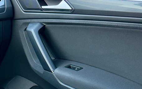 Volkswagen Tiguan II, 2019 год, 4 100 000 рублей, 22 фотография