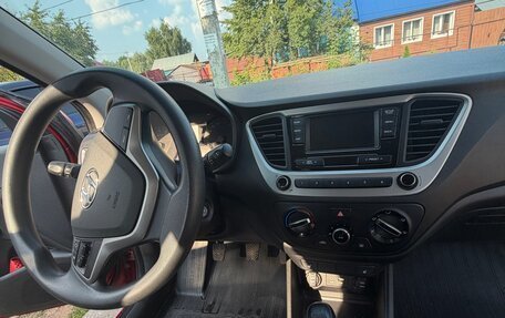 Hyundai Solaris II рестайлинг, 2017 год, 1 050 000 рублей, 23 фотография
