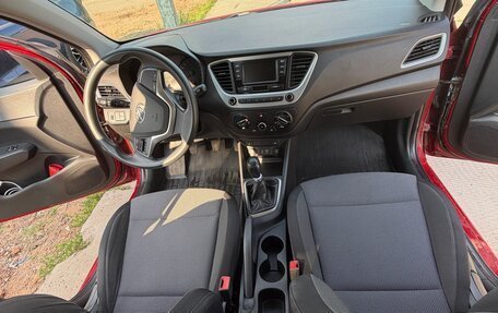 Hyundai Solaris II рестайлинг, 2017 год, 1 050 000 рублей, 32 фотография