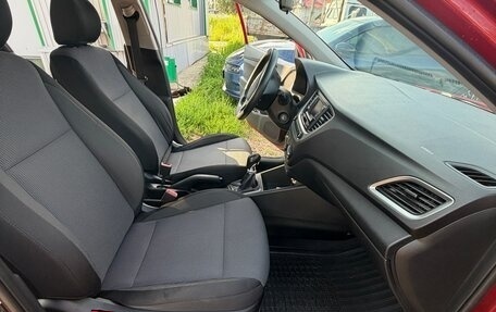 Hyundai Solaris II рестайлинг, 2017 год, 1 050 000 рублей, 30 фотография
