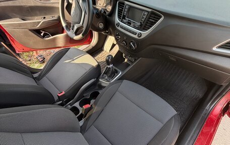 Hyundai Solaris II рестайлинг, 2017 год, 1 050 000 рублей, 34 фотография