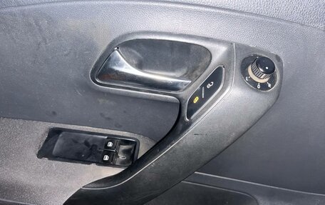 Volkswagen Polo VI (EU Market), 2011 год, 380 000 рублей, 16 фотография