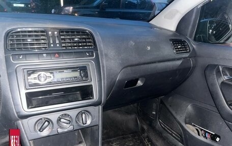 Volkswagen Polo VI (EU Market), 2011 год, 380 000 рублей, 14 фотография