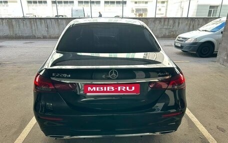 Mercedes-Benz E-Класс, 2020 год, 2 500 000 рублей, 4 фотография