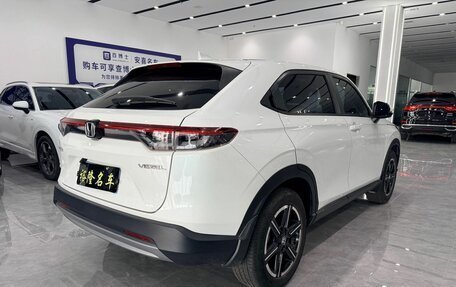 Honda Vezel, 2023 год, 1 980 000 рублей, 6 фотография