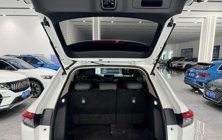 Honda Vezel, 2023 год, 1 980 000 рублей, 9 фотография