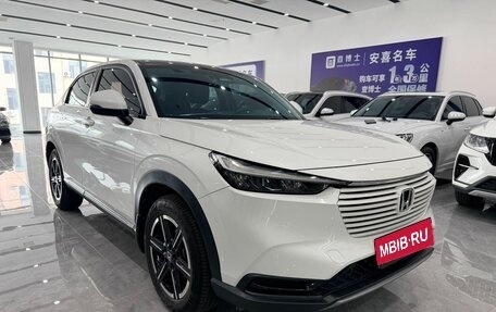 Honda Vezel, 2023 год, 1 980 000 рублей, 3 фотография