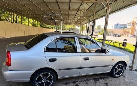 Hyundai Accent II, 2004 год, 320 000 рублей, 2 фотография