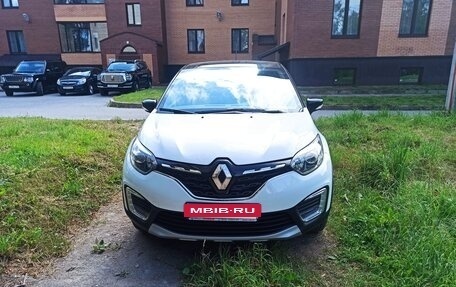 Renault Kaptur I рестайлинг, 2020 год, 1 800 000 рублей, 2 фотография