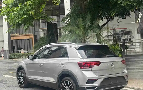 Volkswagen T-Roc I, 2021 год, 1 390 222 рублей, 6 фотография