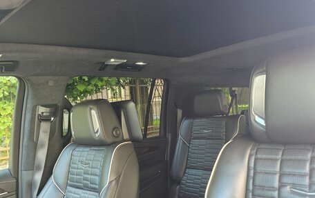 Cadillac Escalade V, 2023 год, 12 000 000 рублей, 18 фотография