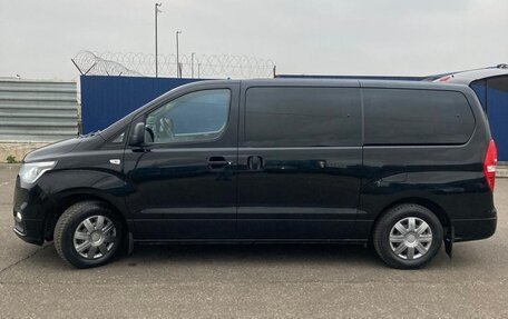 Hyundai H-1 II рестайлинг, 2018 год, 2 850 000 рублей, 4 фотография