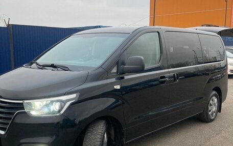 Hyundai H-1 II рестайлинг, 2018 год, 2 850 000 рублей, 2 фотография