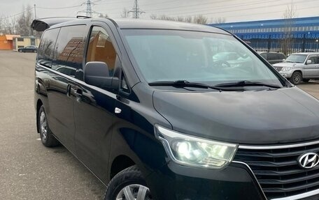 Hyundai H-1 II рестайлинг, 2018 год, 2 850 000 рублей, 3 фотография