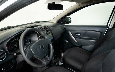Renault Logan II, 2017 год, 440 000 рублей, 5 фотография