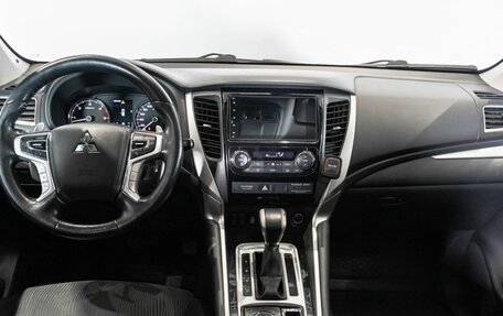 Mitsubishi Pajero Sport III рестайлинг, 2019 год, 2 869 000 рублей, 6 фотография