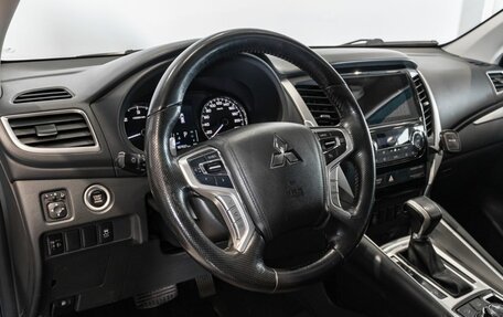 Mitsubishi Pajero Sport III рестайлинг, 2019 год, 2 869 000 рублей, 5 фотография