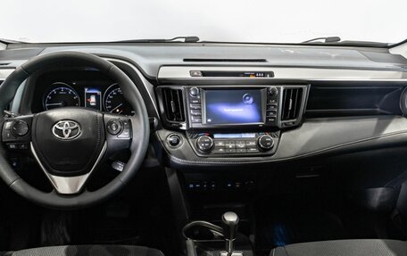 Toyota RAV4, 2018 год, 2 489 954 рублей, 6 фотография