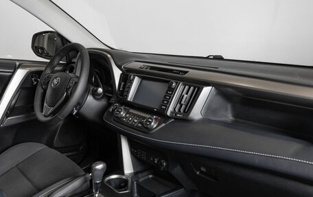 Toyota RAV4, 2018 год, 2 489 954 рублей, 7 фотография